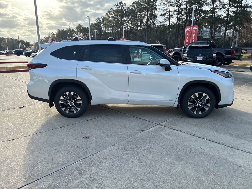 New 2026 Toyota Highlander XLE image 8