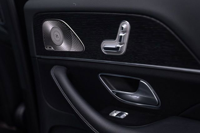 Used 2025 Mercedes-Benz GLS 450 4MATIC image 29