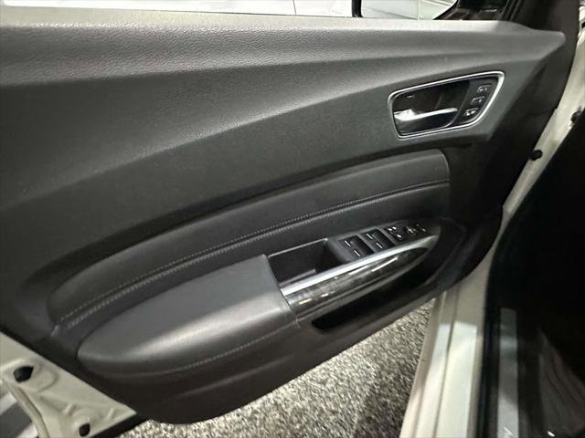 Used 2020 Acura TLX image 15