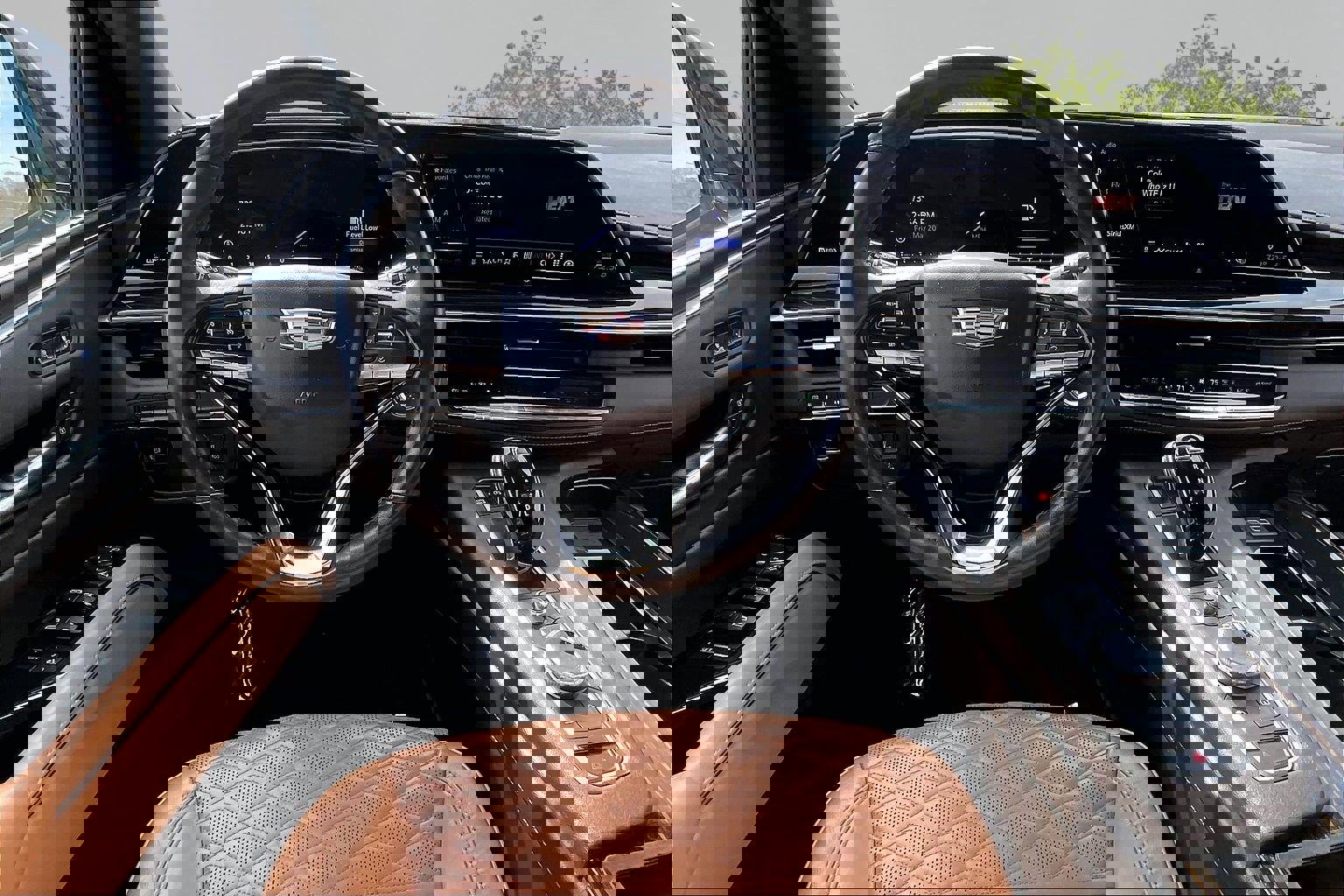 Used 2023 Cadillac Escalade Premium Luxury image 5