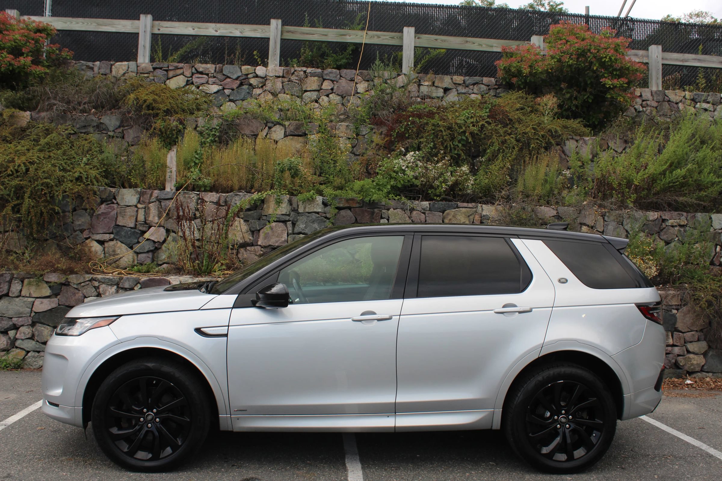 Used 2020 Land Rover Discovery Sport HSE R-Dynamic AWD/4WD image 6