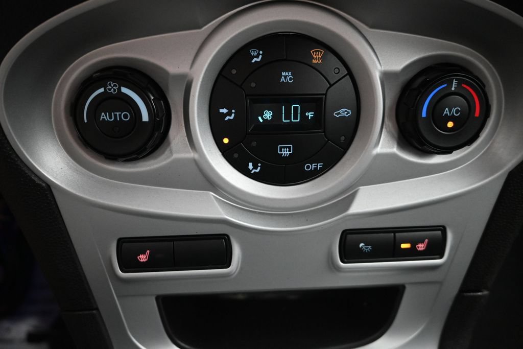 Used 2016 Ford Fiesta SE w/ Cold Weather Package FWD image 18