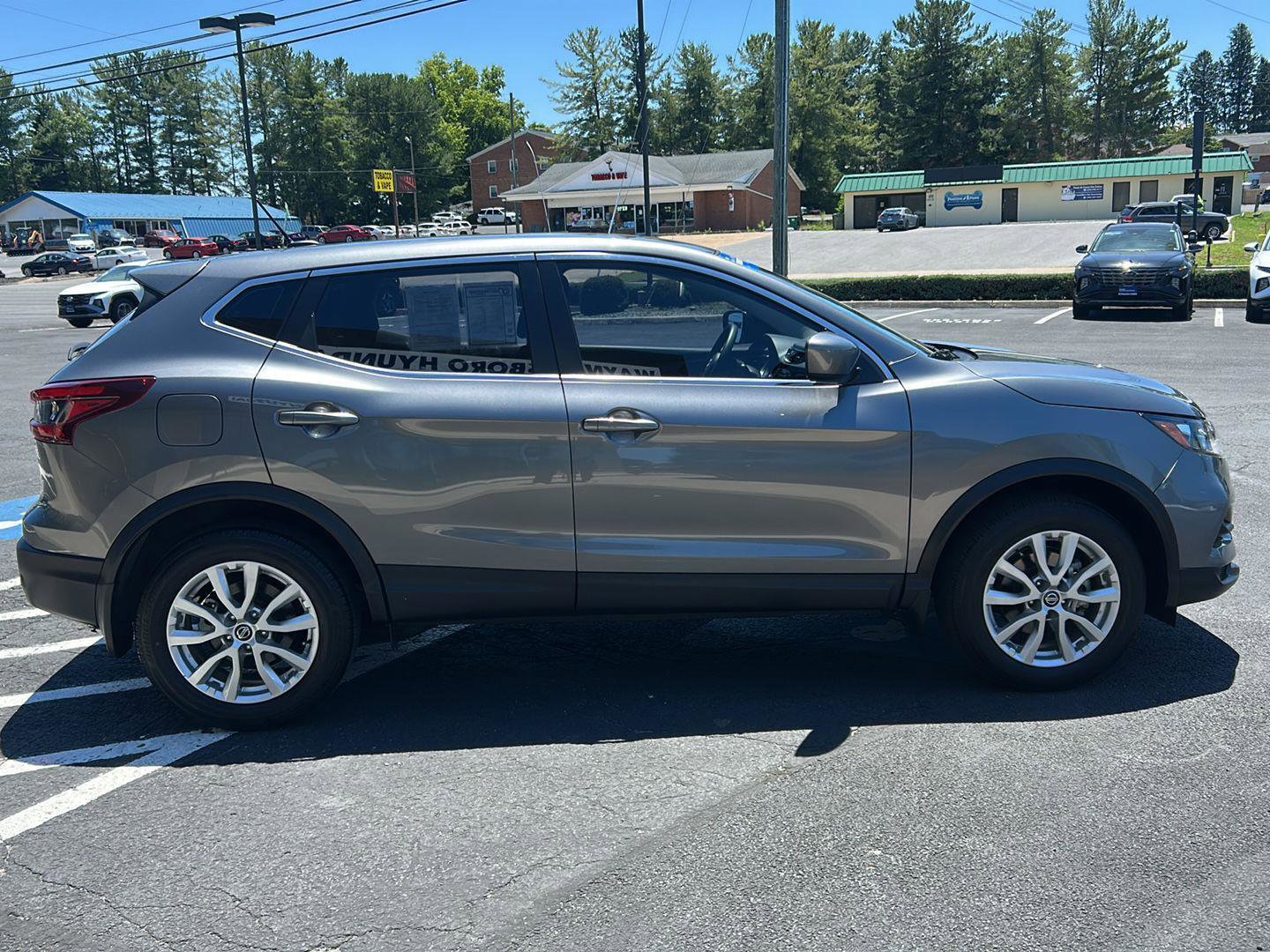 Used 2022 Nissan Rogue Sport S AWD/4WD image 9