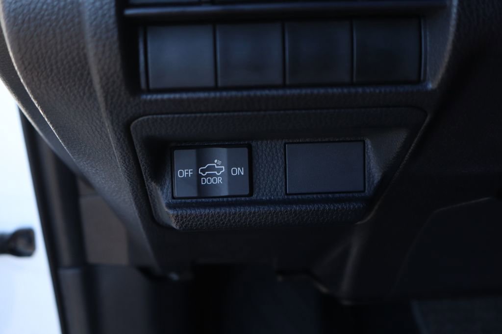 Used 2024 Toyota Tacoma SR5 AWD/4WD image 22