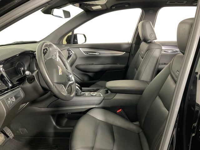 Certified 2025 Cadillac XT6 Luxury image 24
