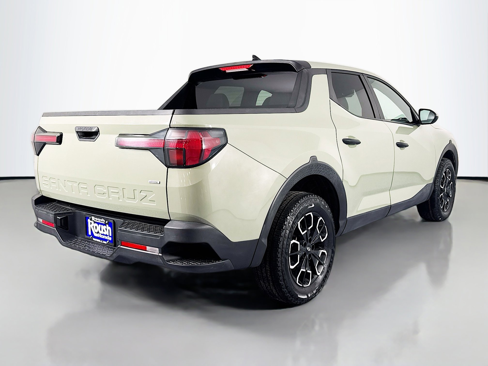 Used 2023 Hyundai Santa Cruz SE image 5