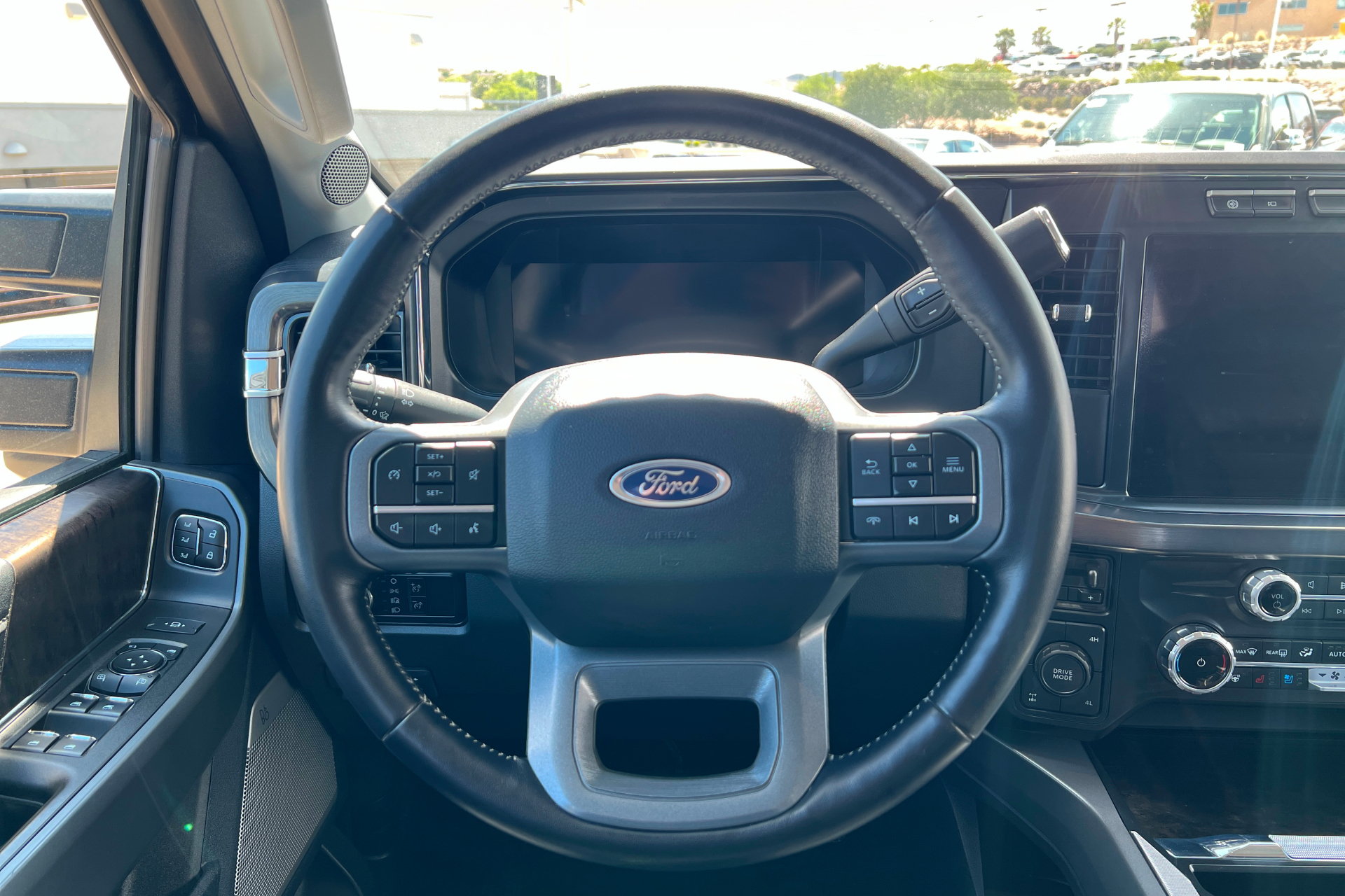 Used 2024 Ford F350 Lariat w/ Black Appearance Package AWD/4WD image 13