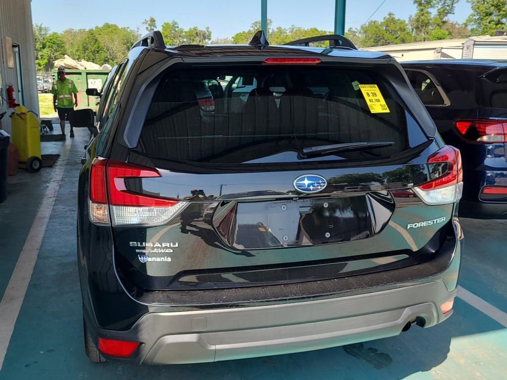 Used 2023 Subaru Forester Premium image 10