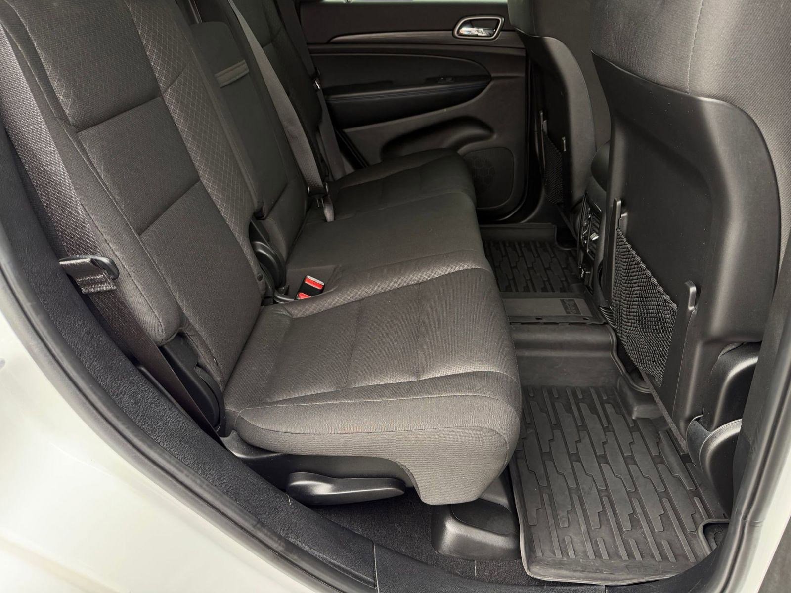 Used 2019 Jeep Grand Cherokee Laredo image 30