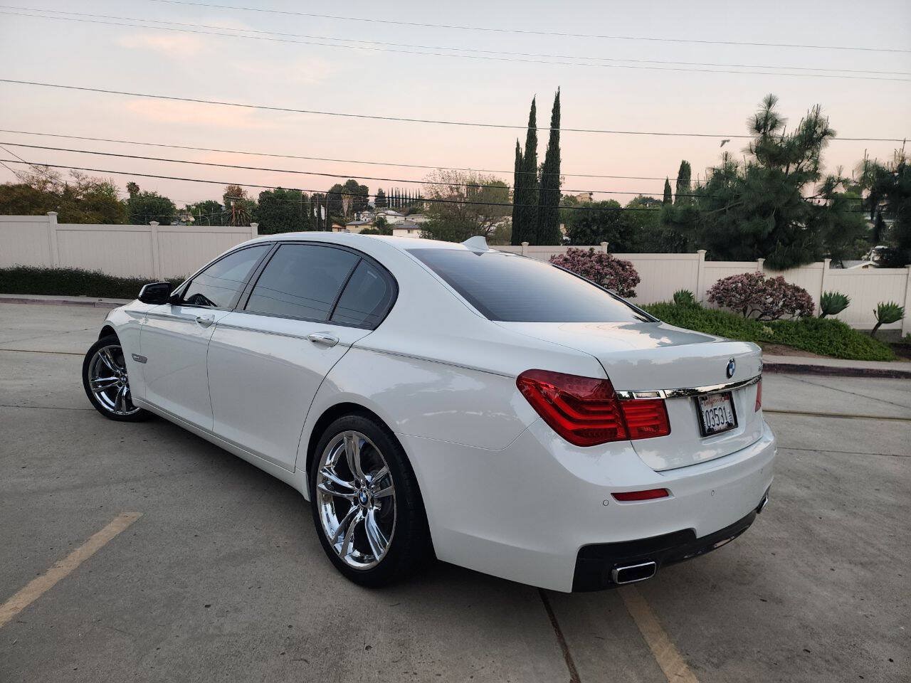 Used 2012 BMW 750Li w/ Driver Assistance Pkg RWD image 5