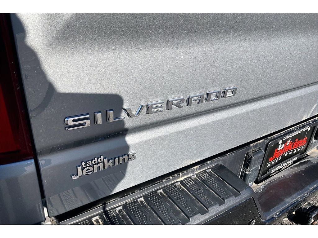 Used 2024 Chevrolet Silverado 1500 LT Trail Boss w/ Convenience Package II AWD/4WD image 32
