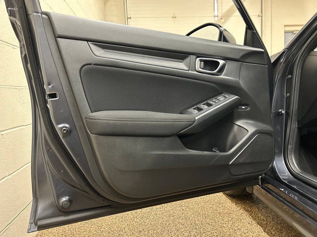 Used 2025 Honda Civic Sport image 13