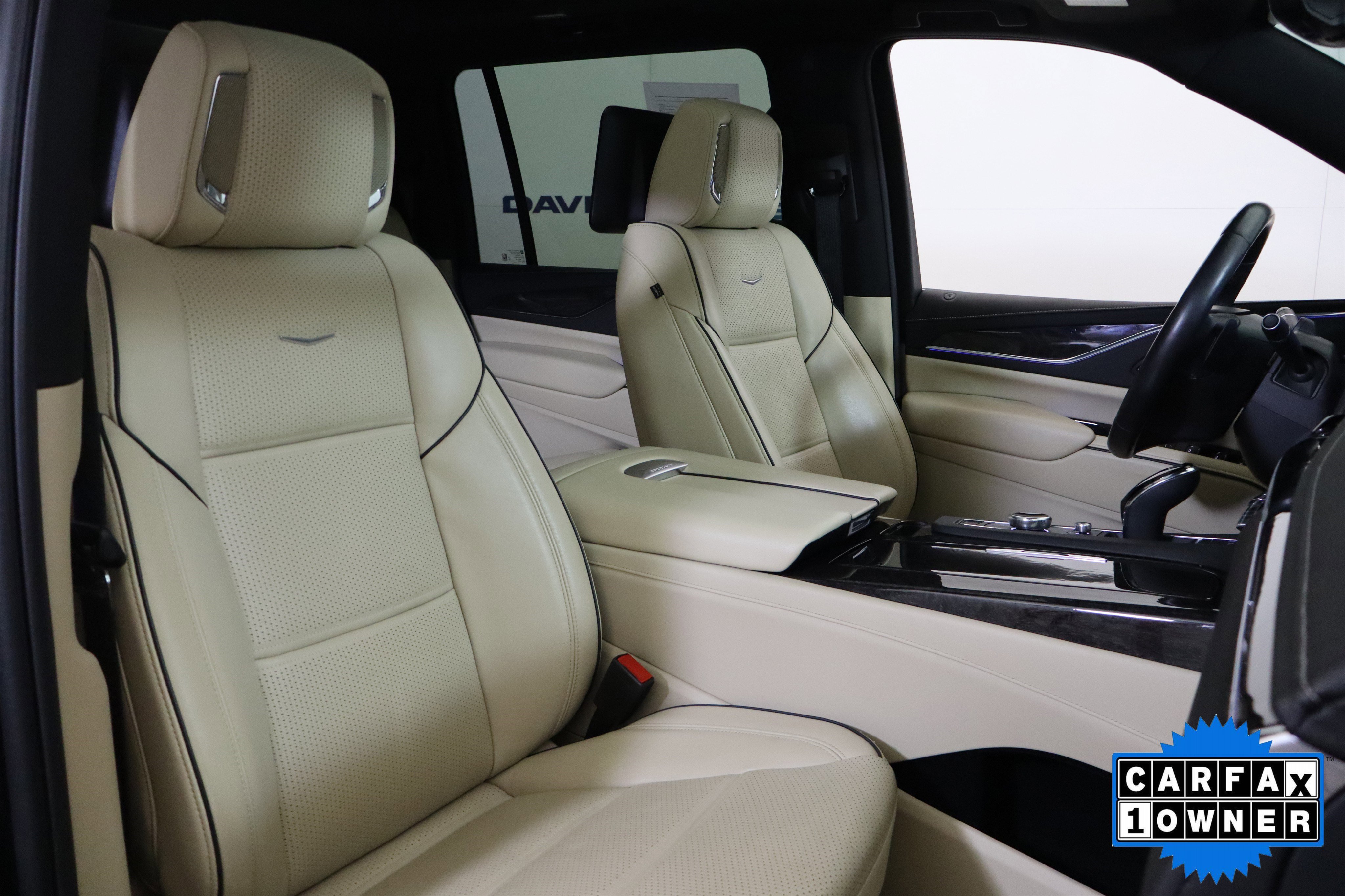 Used 2023 Cadillac Escalade ESV Premium Luxury w/ LPO, Radiant Package image 22