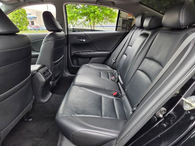 Used 2016 Honda Accord Touring image 11