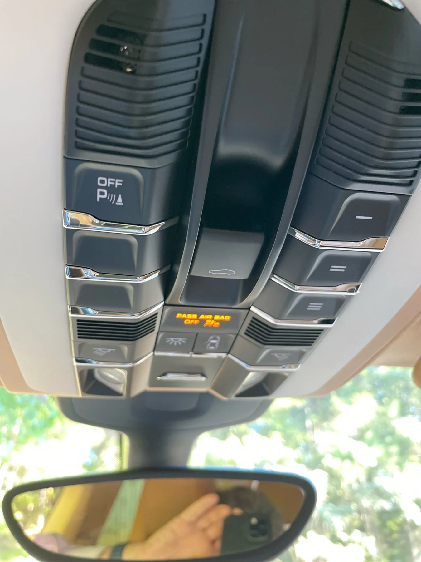 Used 2016 Porsche Panamera S image 34