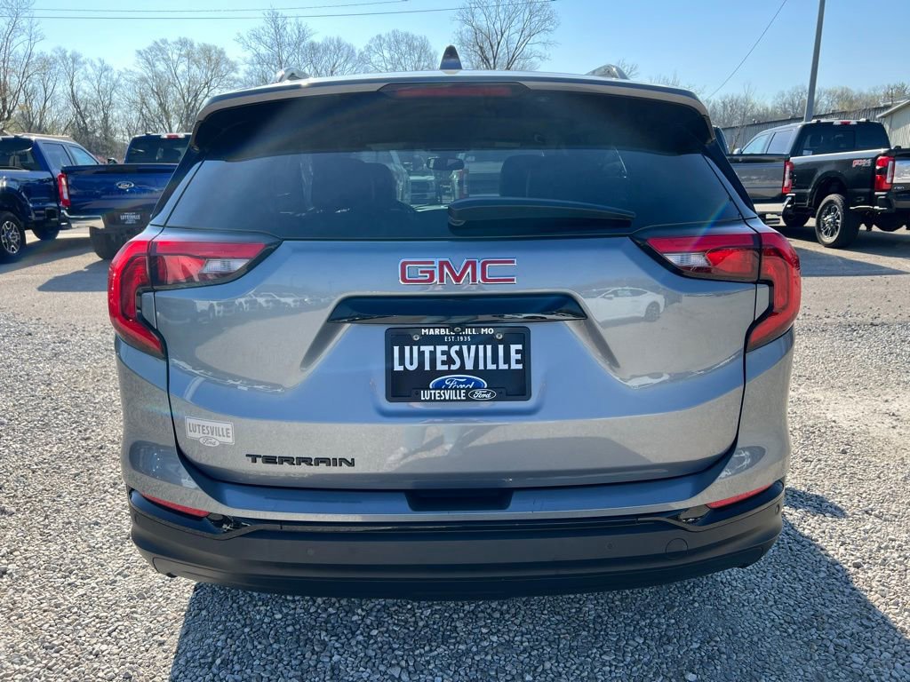 Used 2021 GMC Terrain SLT w/ Elevation Edition image 7