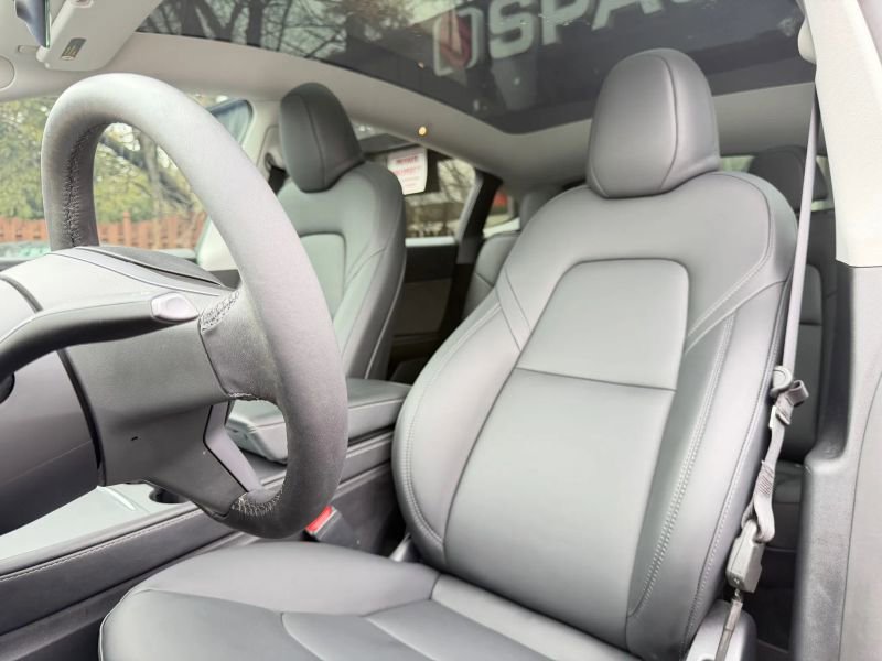 Used 2024 Tesla Model Y Long Range image 11