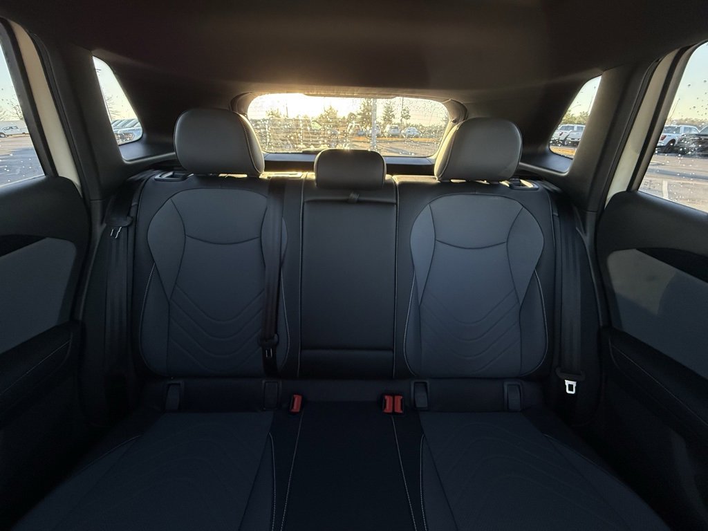 Used 2025 Volkswagen Tiguan SE R-Line image 28