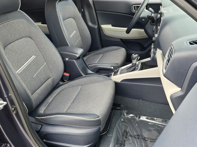 Used 2023 Hyundai Venue Limited w/ Cargo Package FWD image 15