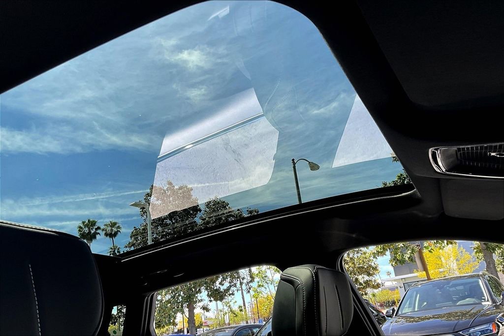 New 2026 Cadillac Lyriq Sport image 33