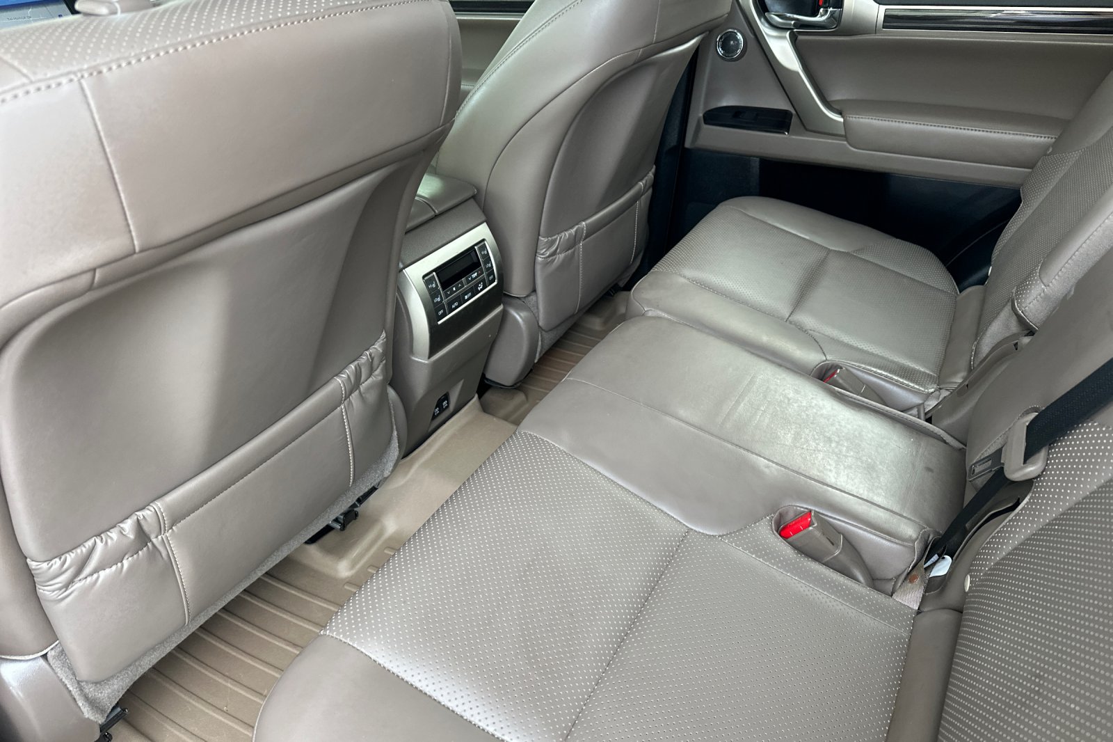 Used 2020 Lexus GX 460 Luxury w/ Accessory Package AWD/4WD image 12