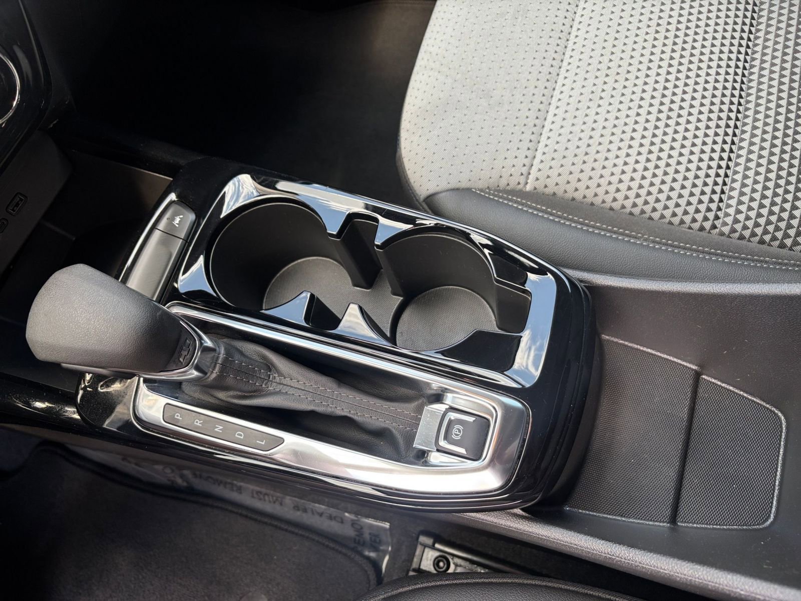 Used 2025 Chevrolet Trax LT FWD image 41