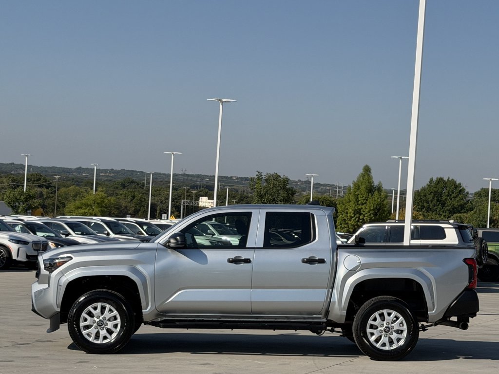 Used 2025 Toyota Tacoma SR RWD image 3