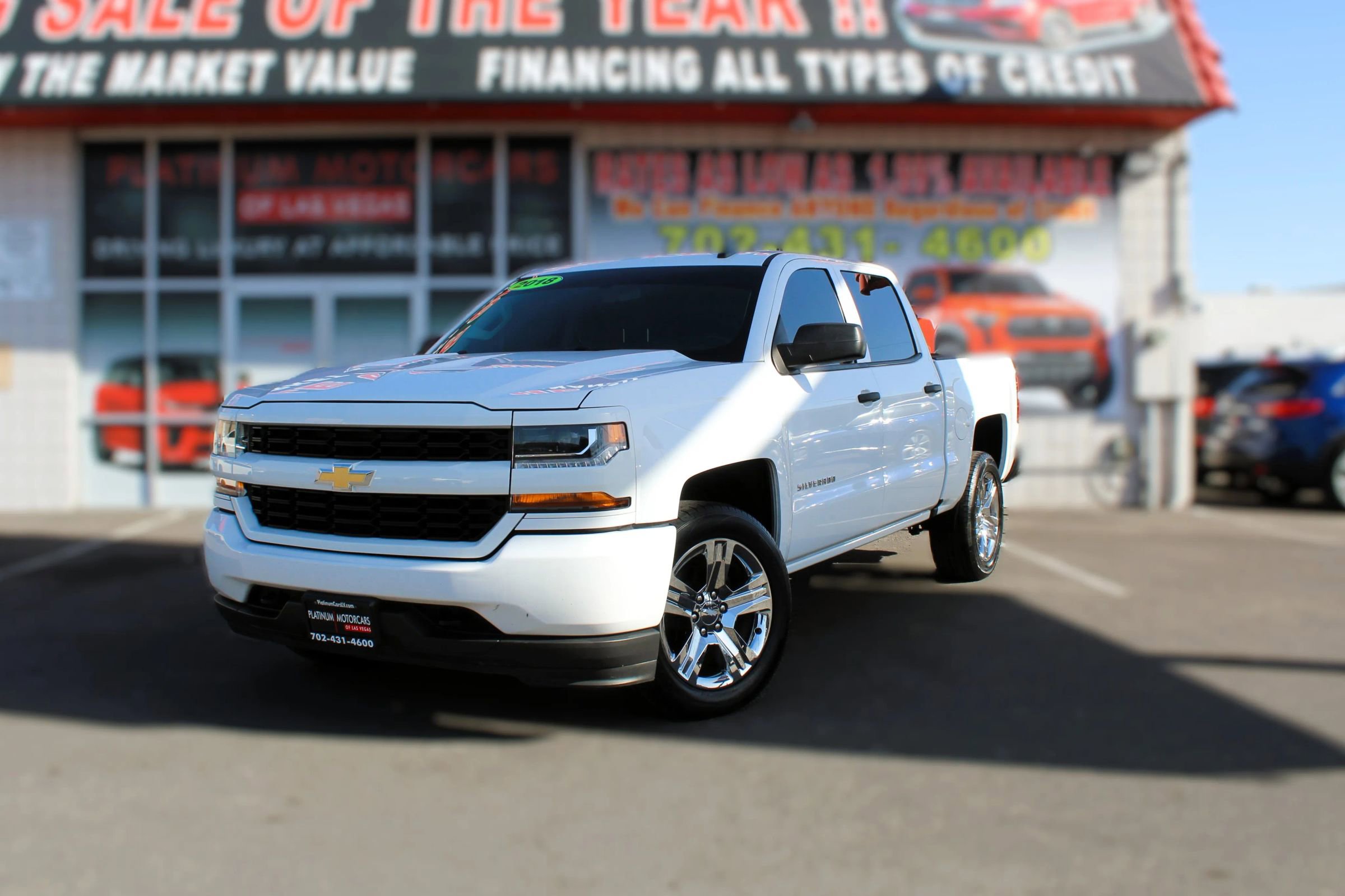 Used 2018 Chevrolet Silverado 1500 Custom w/ Custom Convenience Package RWD image 3
