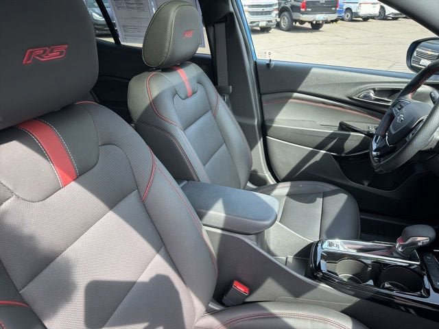 Used 2024 Chevrolet Trax RS w/ Sunroof Package FWD image 20