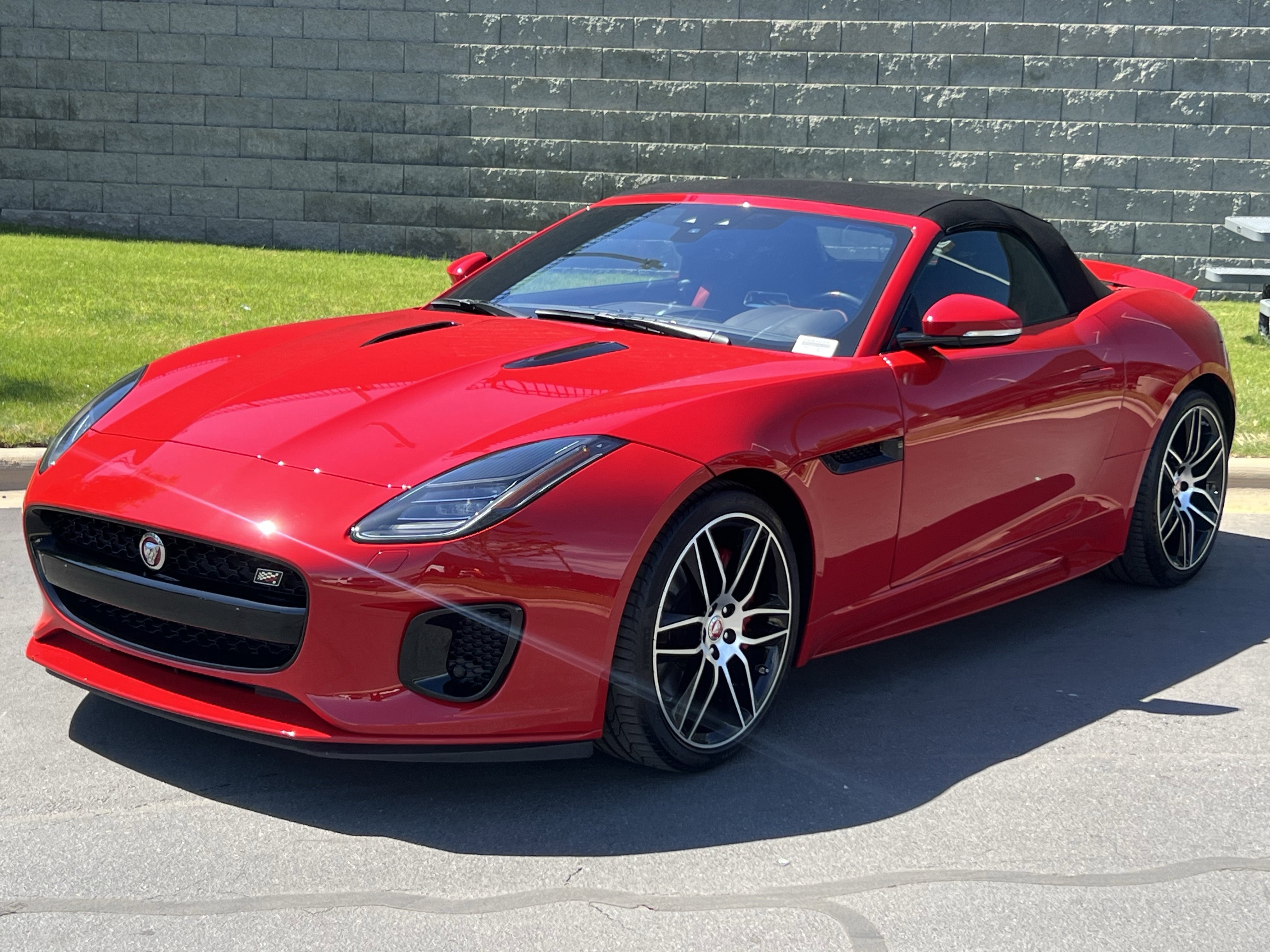 Used 2020 Jaguar F-TYPE Checkered Flag image 2