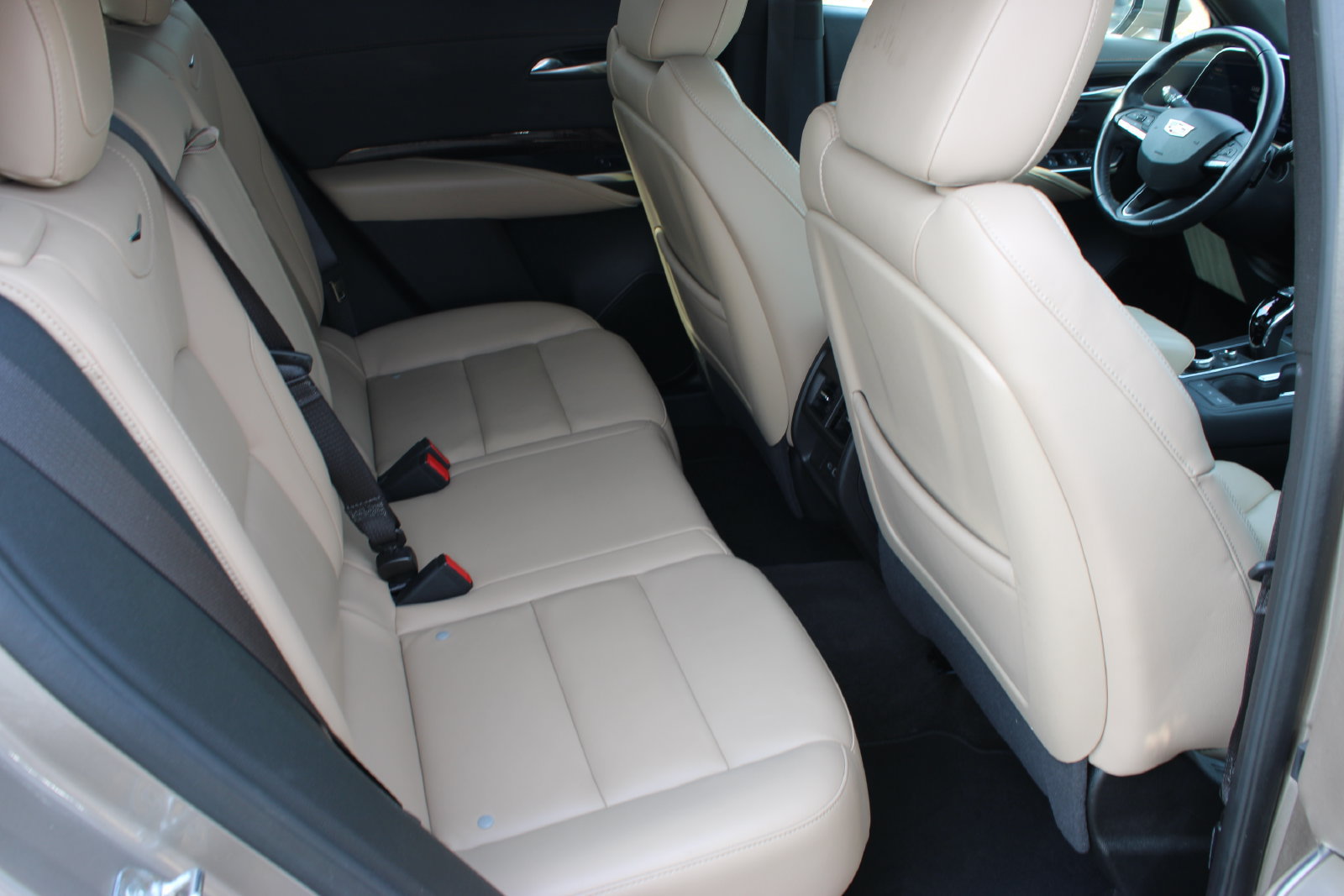 Used 2025 Cadillac XT4 Premium Luxury FWD image 26