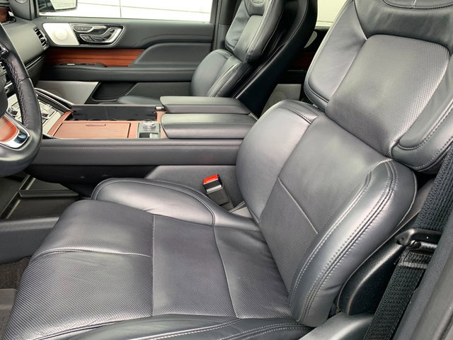 Certified 2024 Lincoln Navigator Reserve AWD/4WD image 18