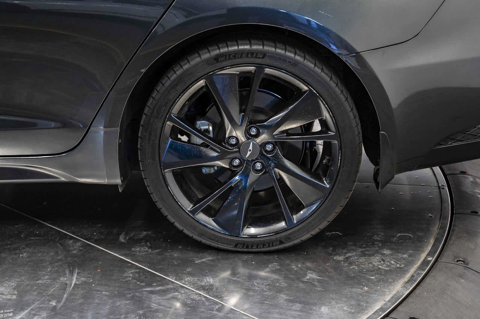 Used 2023 Genesis G70 2.0T w/ Sport Prestige Package RWD image 10