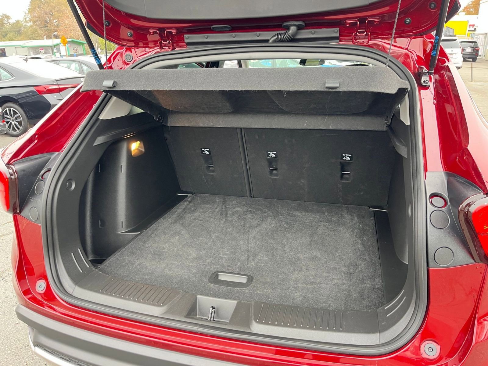 Used 2025 Chevrolet Trax LT w/ LT Convenience Package image 24