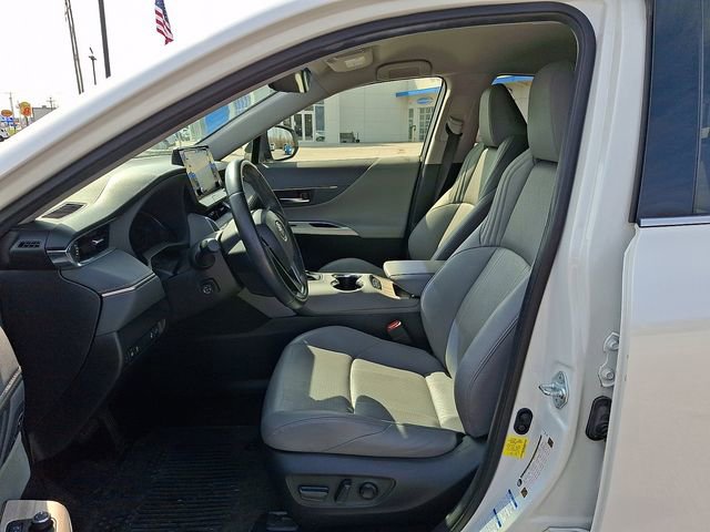 Used 2021 Toyota Venza XLE w/ Softex Package image 16