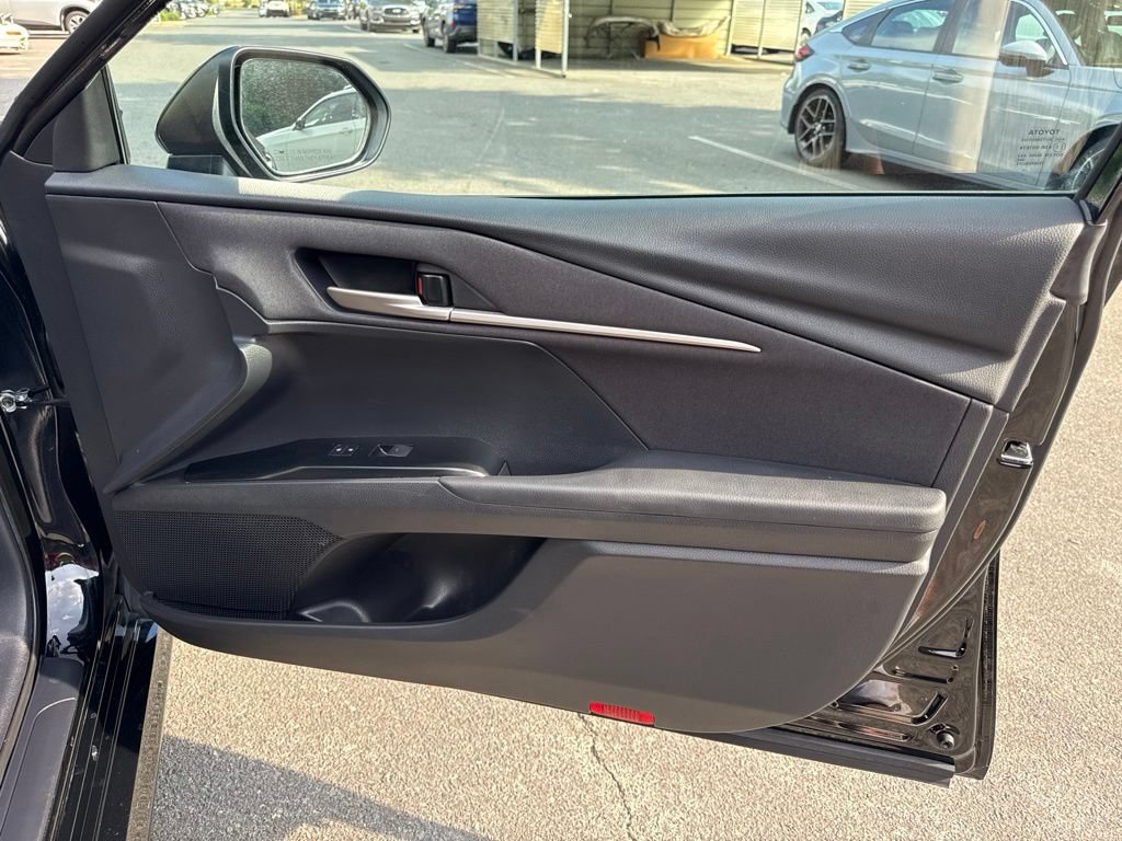 Used 2025 Toyota Camry LE FWD image 39