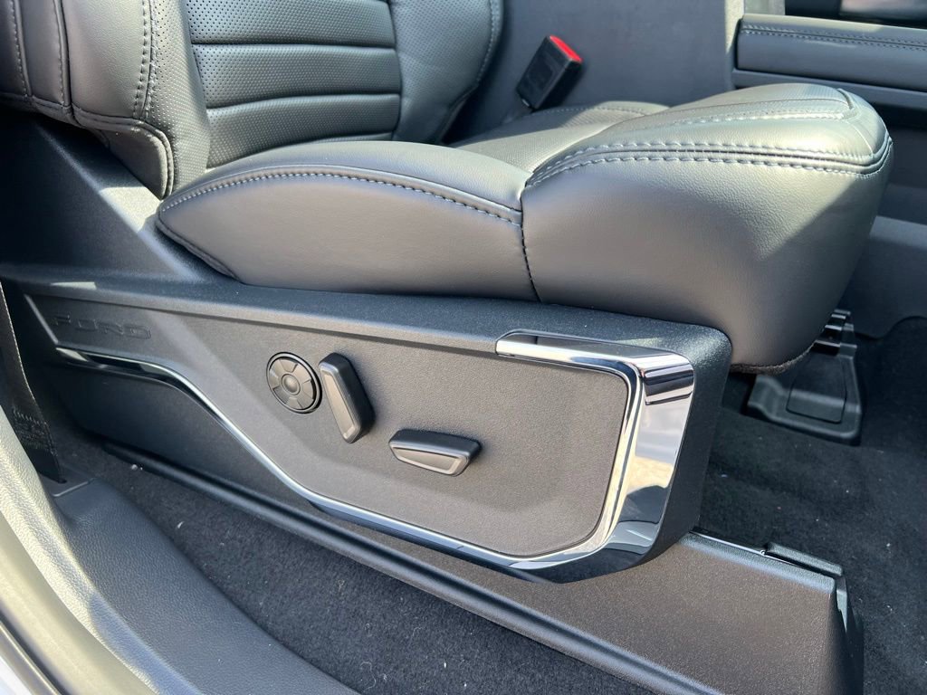 New 2025 Ford F250 Platinum image 25