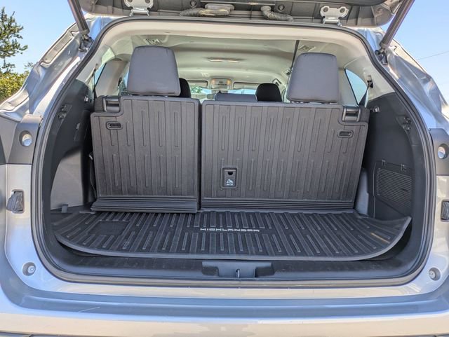 Used 2021 Toyota Highlander LE image 22