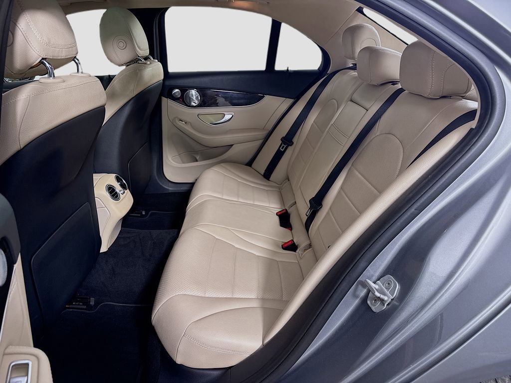 Used 2015 Mercedes-Benz C 300 Sedan image 8