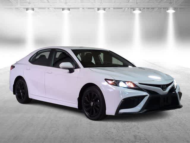 Used 2024 Toyota Camry SE FWD image 2
