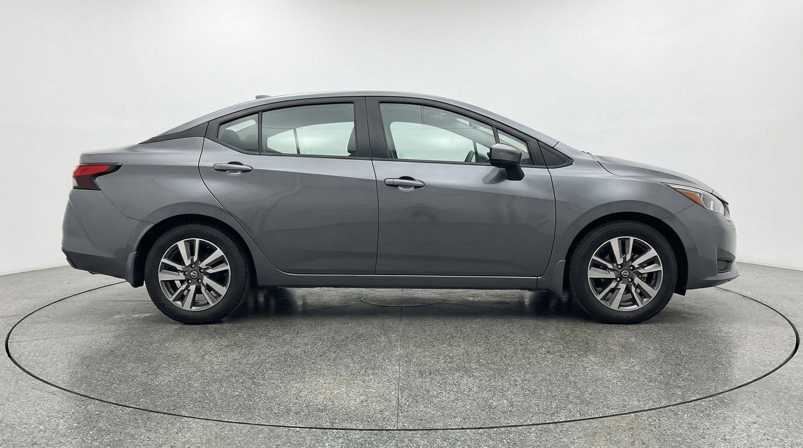 Used 2025 Nissan Versa SV FWD image 9