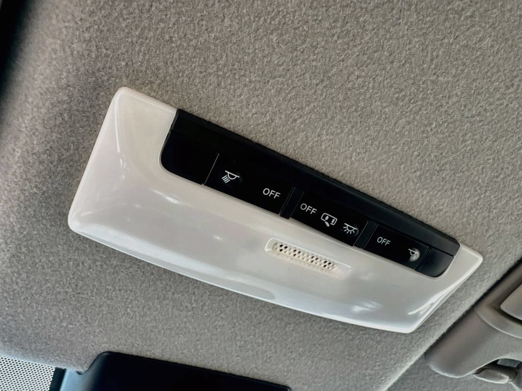 Used 2021 Nissan Kicks SV FWD image 19