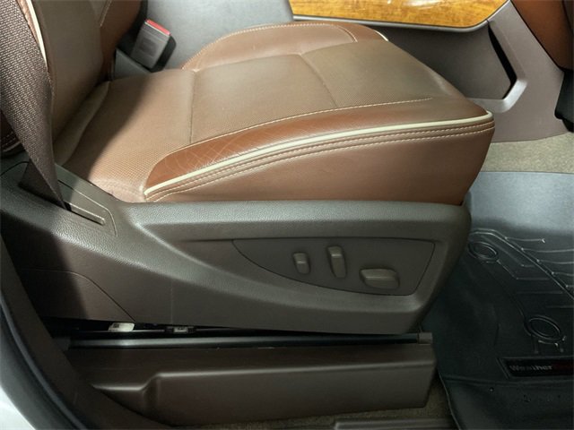 Used 2016 Chevrolet Silverado 3500 High Country image 35