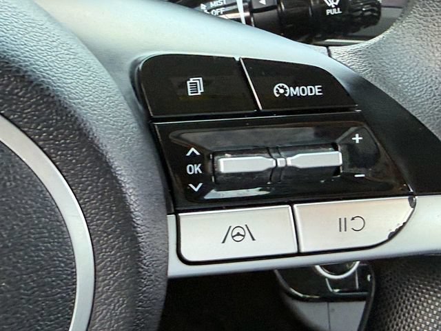 Used 2022 Hyundai Elantra SEL FWD image 26