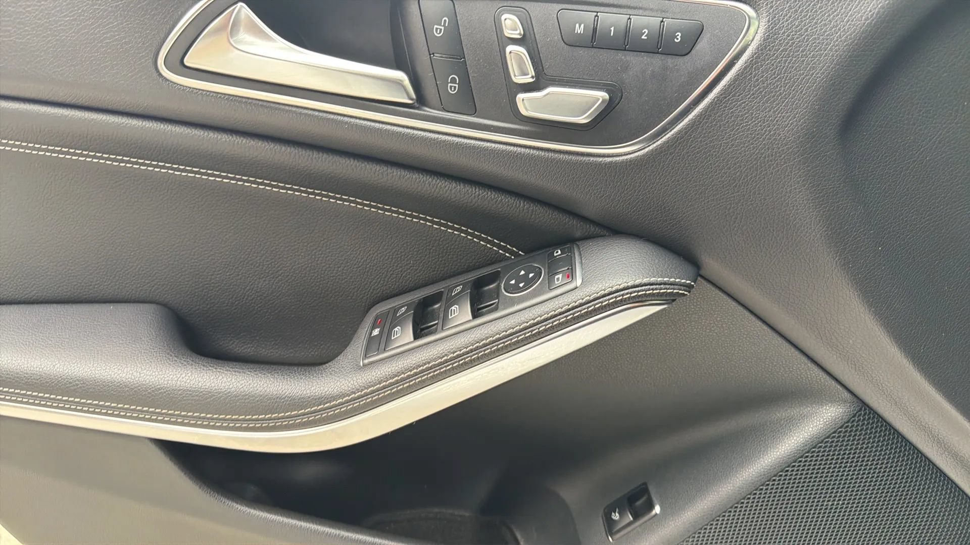 Used 2019 Mercedes-Benz CLA 250 4MATIC image 30