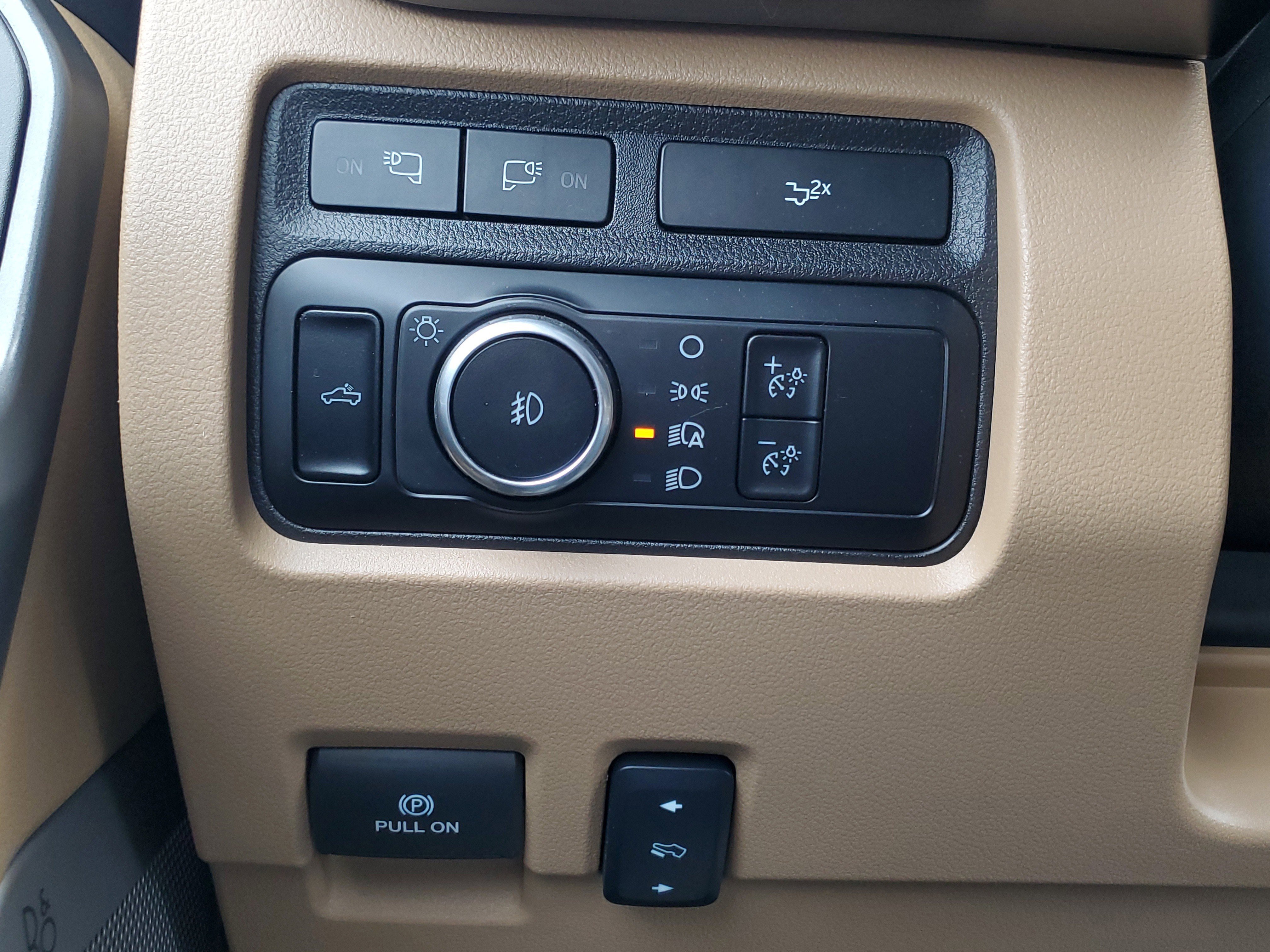 Used 2024 Ford F350 Lariat w/ Lariat Ultimate Package AWD/4WD image 29