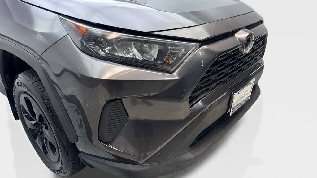 Used 2021 Toyota RAV4 LE FWD image 16