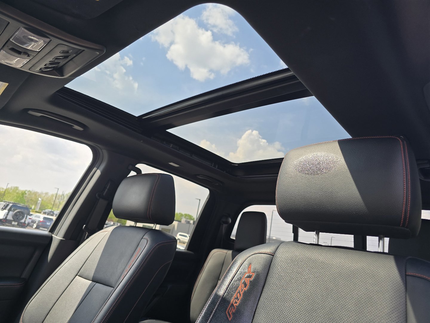 Used 2023 Nissan Titan PRO-4X w/ Pro-4x Convenience Package AWD/4WD image 3