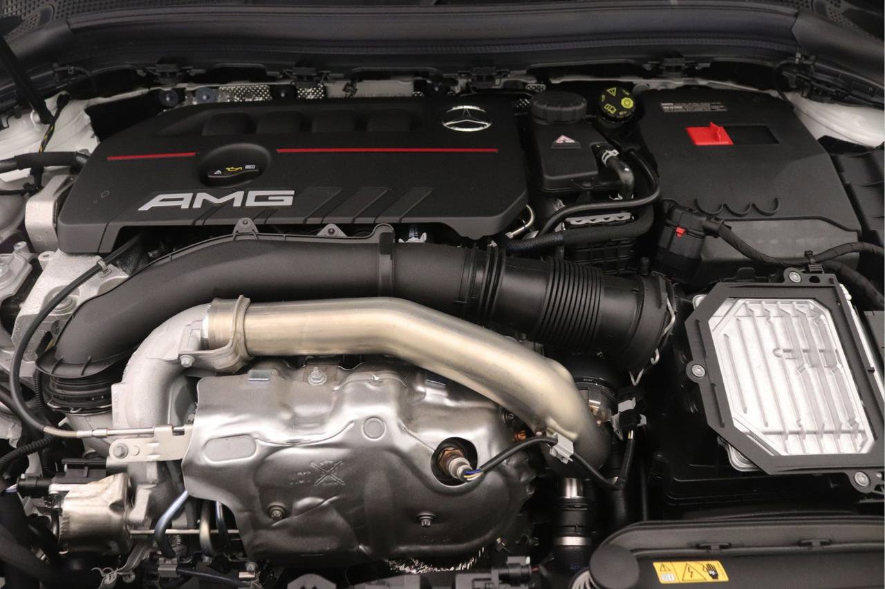 New 2026 Mercedes-Benz GLA 35 AMG 4MATIC image 9