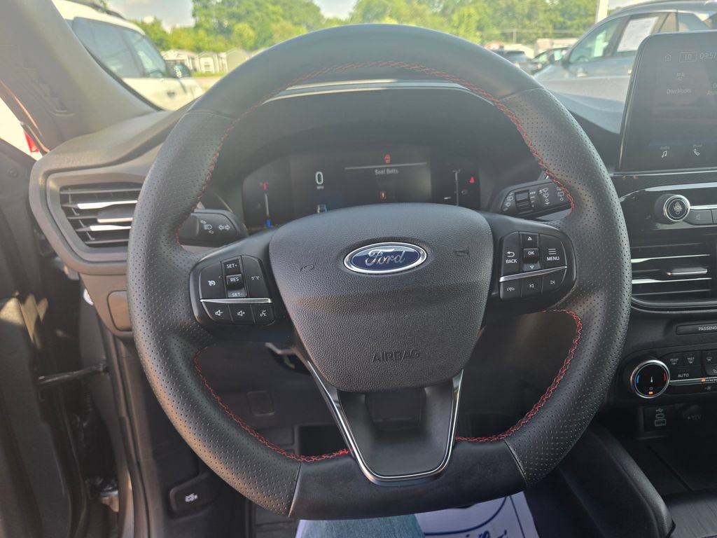 Used 2025 Ford Escape ST-Line AWD/4WD image 10